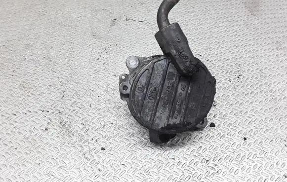Mercedes-Benz E W210 Vacuum pump A6112300065