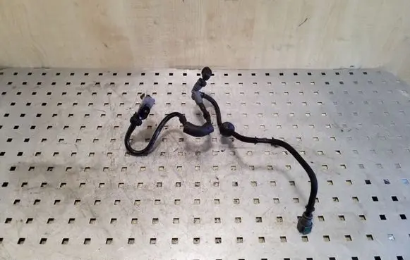 Peugeot 208 Fuel line pipe