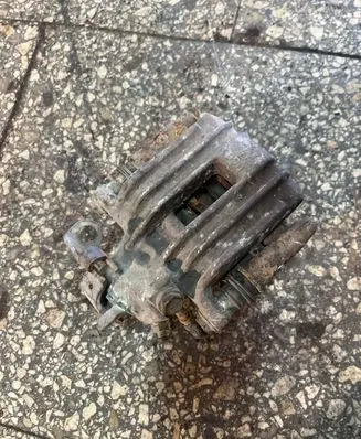 Skoda Octavia Mk2 (1Z) Front brake caliper