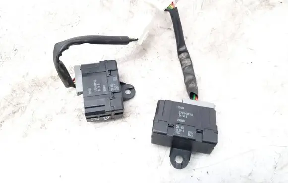 Toyota Avensis T250 Seat heating relay 875010W0100 06506