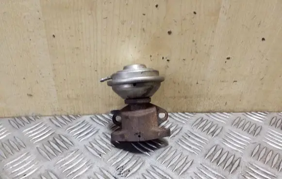 Audi A6 S6 C4 4A EGR valve 72167504 046131503A