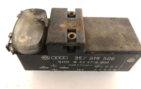 Volkswagen Sharan Glow plug pre-heat relay 898718000 357919506