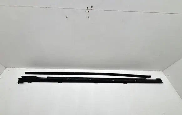 Audi Q3 F3 Sill 83A853889 83A833178