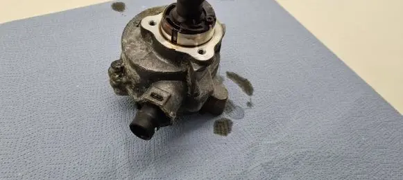 BMW 5 E60 E61 Vacuum pump 200400089
