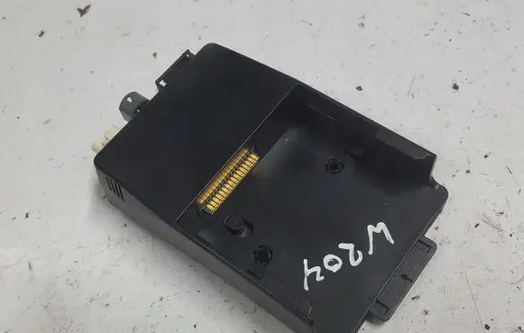 Mercedes-Benz C W204 GPS navigation control unit/module A1728100011