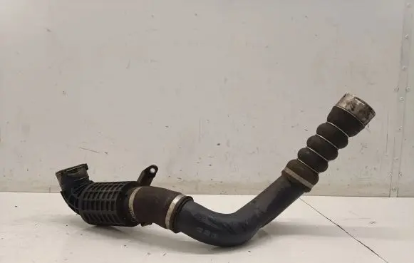 BMW 2 F46 Intercooler hose/pipe 8576282