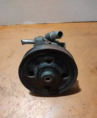 Land Rover Freelander 2 - LR2 Power steering pump 6G913A696EF B49110 85205299