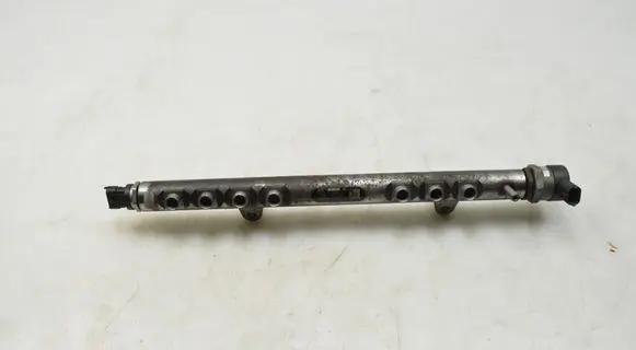 Volvo XC60 Fuel main line pipe 30777759
