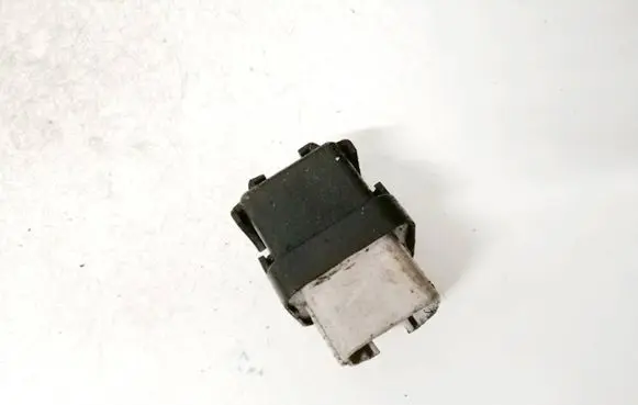 Toyota Avensis T250 Glow plug pre-heat relay 2861067010 28610-67010