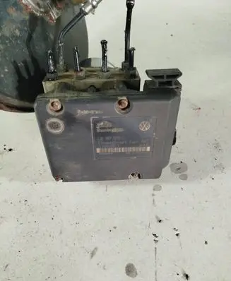 Volkswagen Golf IV ABS Pump 1J0907379G 10094903103