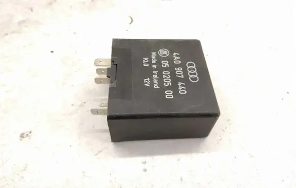 Audi A6 S6 C5 4B Cruise control relay 4A0907440 05020500