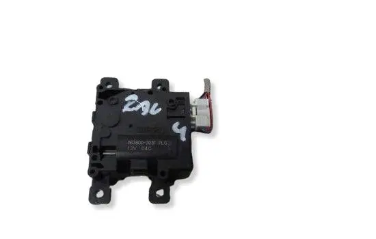 Toyota RAV 4 (XA50) Air flap motor/actuator 0638002031
