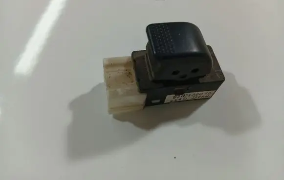 Subaru Legacy Electric window control switch 83071AE040