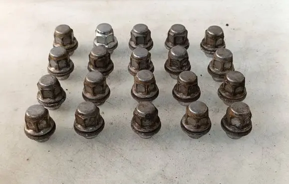 Lexus IS 220D-250-350 Nuts/bolts 