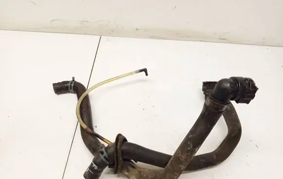 Audi A4 S4 B5 8D Engine coolant pipe/hose 8d0819373n