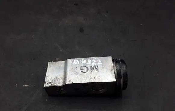 KIA Magentis Air conditioning (A/C) expansion valve F108BP5AA