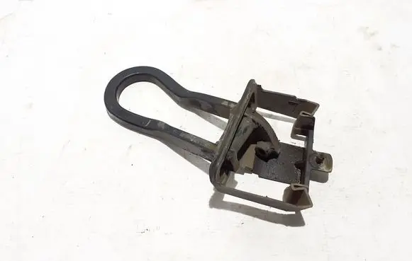 Chevrolet Silverado Towing hook eye 87866640