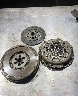 Audi A4 S4 B7 8E 8H Clutch set kit 06d105266a 06d141031