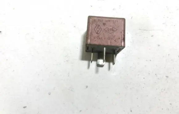 Renault Clio II Other relay 8200308271 20240041