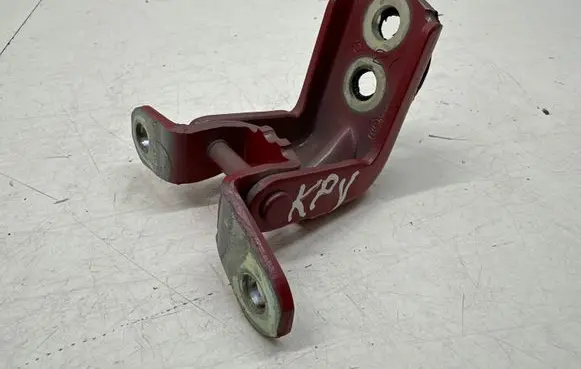 Nissan Leaf II (ZE1) Front door upper hinge