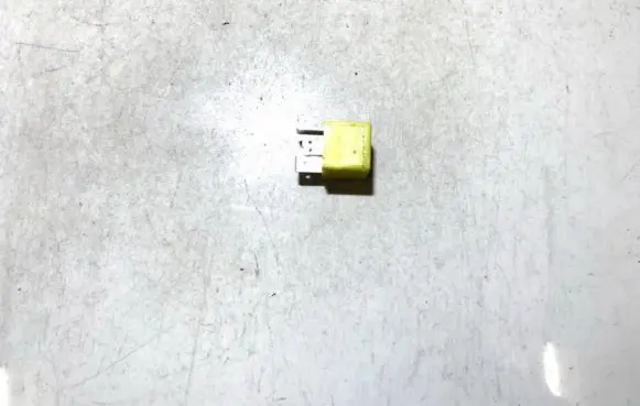 Opel Signum Other relay 90226846