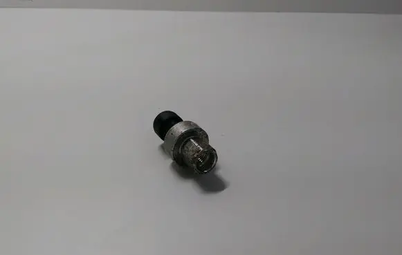 Opel Astra H Air conditioning (A/C) pressure sensor 9131721