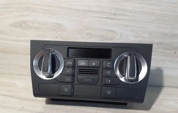 Audi A3 S3 A3 Sportback 8P Climate control unit 8P0820043BG A2C53301899