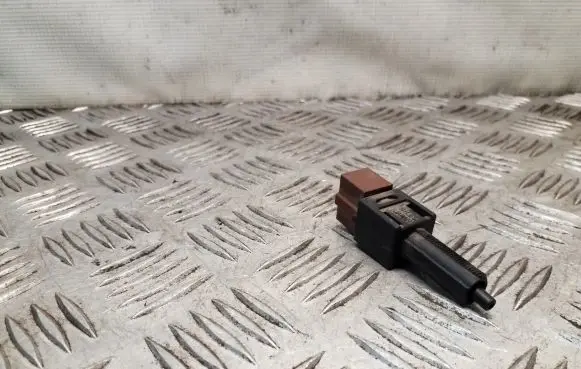 Nissan Primera Brake pedal sensor switch