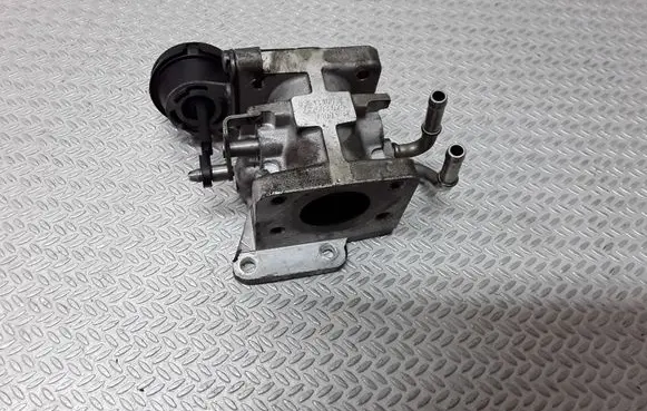 Audi A3 S3 A3 Sportback 8P Engine shut-off valve 03G131063E