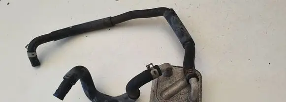 Nissan Qashqai Oil filter mounting bracket