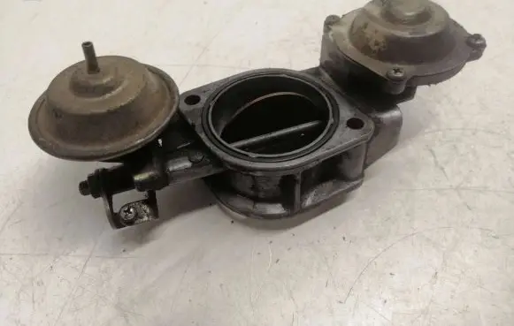 Mitsubishi Pajero Throttle valve