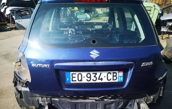 Suzuki SX4 Tailgate/trunk/boot lid