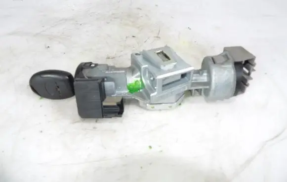 Ford Focus C-MAX Ignition lock 3M513F880AC