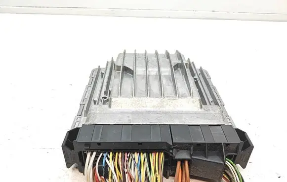 BMW 1 E82 E88 Engine control unit/module 7599881 DMEMSD812 5WK93729