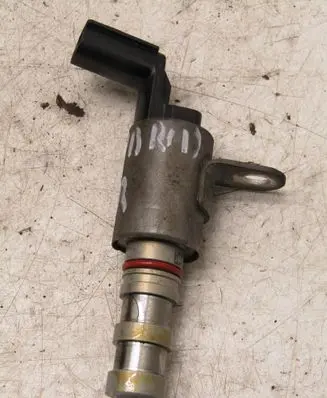 Toyota C-HR I Camshaft vanos timing valve 2118X04