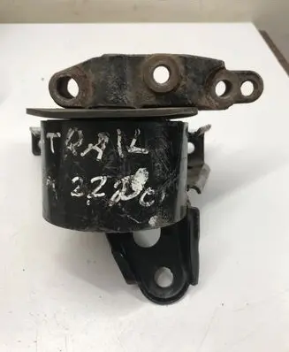 Nissan X-Trail T30 Engine mount bracket RN6249OLB