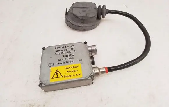 BMW 5 E39 Headlight ballast module Xenon 5DV00776043 30859759