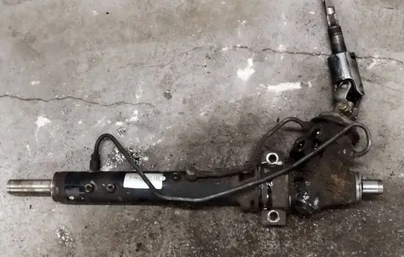 Mazda 323 F Steering rack 4471809