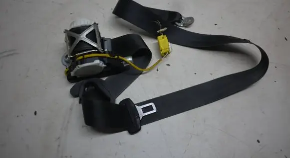 Volkswagen Tiguan Front seatbelt 5N2857706A