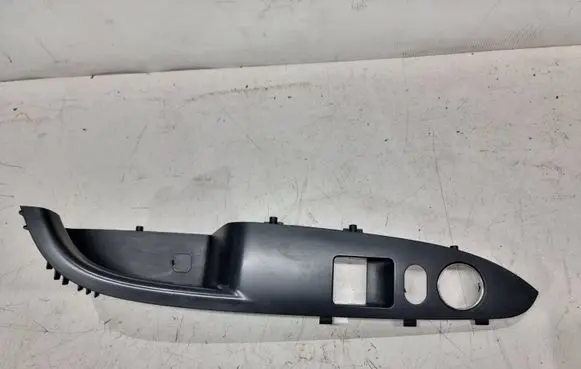 Hyundai i30 Front door window switch trim 935722R030WK
