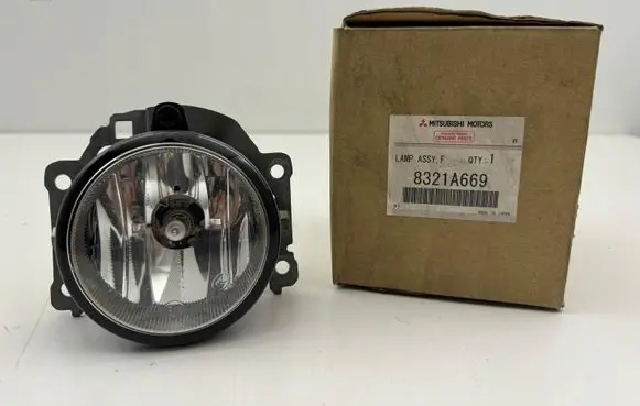 Mitsubishi Outlander Front fog light 8321A669