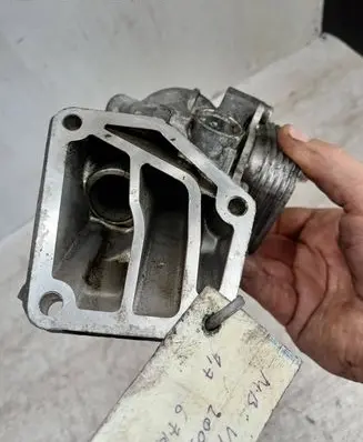 Mercedes-Benz Vaneo W414 Oil filter mounting bracket A6681800210