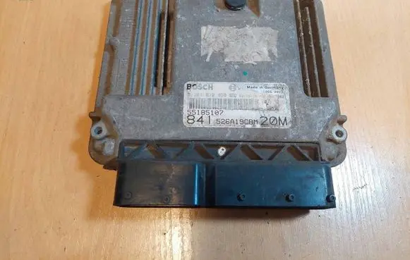 Lancia Thesis Engine control unit/module ECU 0281010990 55185107 526A19CBM
