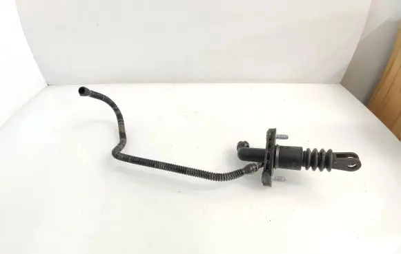 Suzuki Grand Vitara II Clutch master cylinder