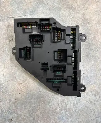BMW 5 F10 F11 Fuse module 9234424