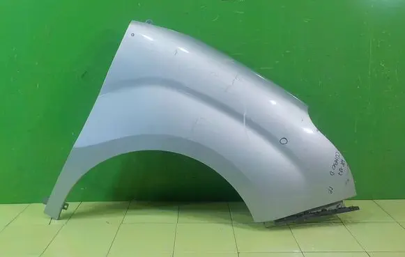 Opel Combo D Fender PRZOD PRAWY