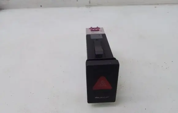 Volkswagen Golf IV Hazard light switch
