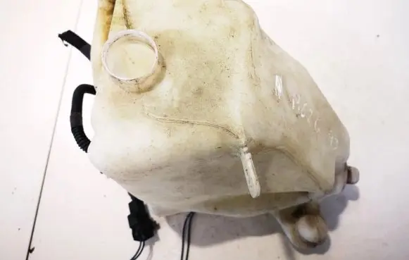 Mazda 626 Windshield washer fluid reservoir/tank 860141214 860141-214