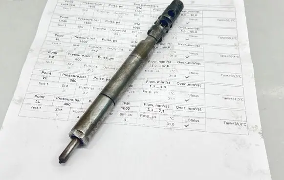 Mercedes-Benz E W211 Fuel injector A6460700987 EJBR04201D