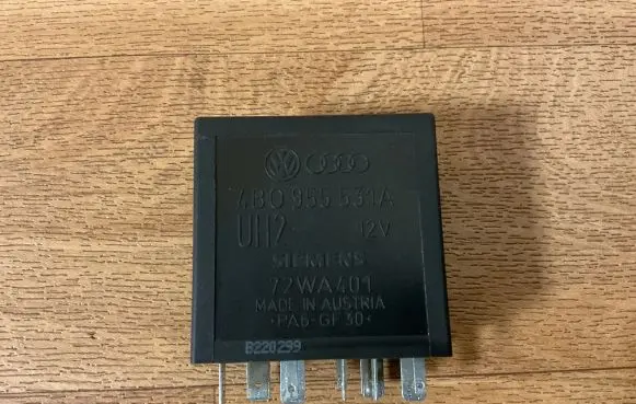 Audi TT Mk1 Other relay 4B0955531A B220299 72WA401